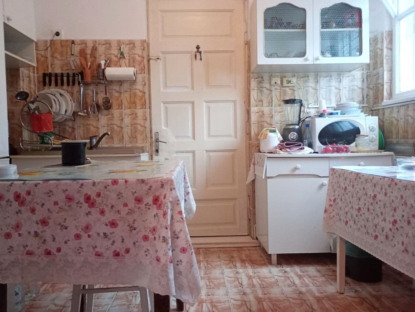 Centru! Vanzare casa cu 3 camere in centrul vechi Targoviste! - Poză 9