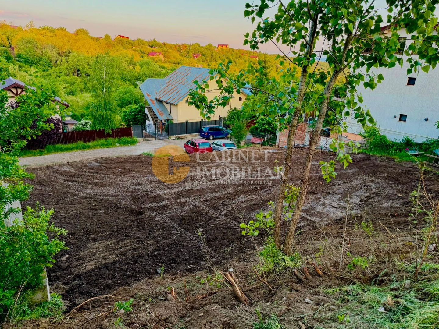 TEREN INTRAVILAN 500 MP REDIU - Pozitie excelentă - 49.000 Euro - Poză 3