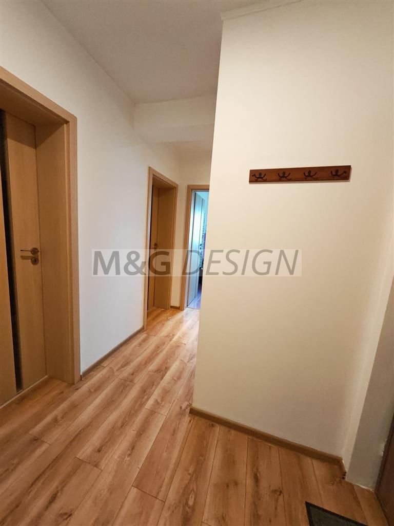 Giroc 2 camere decomandat (transformat din 3camere) et 1 loc parcare - Poză 2