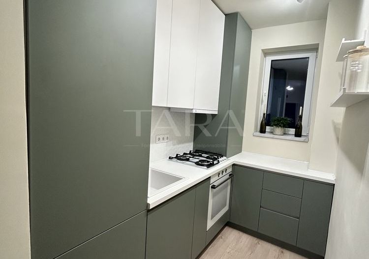 Apartament mobilat, terasă generoasă și parcare, disponibil imediat! - Poză 3