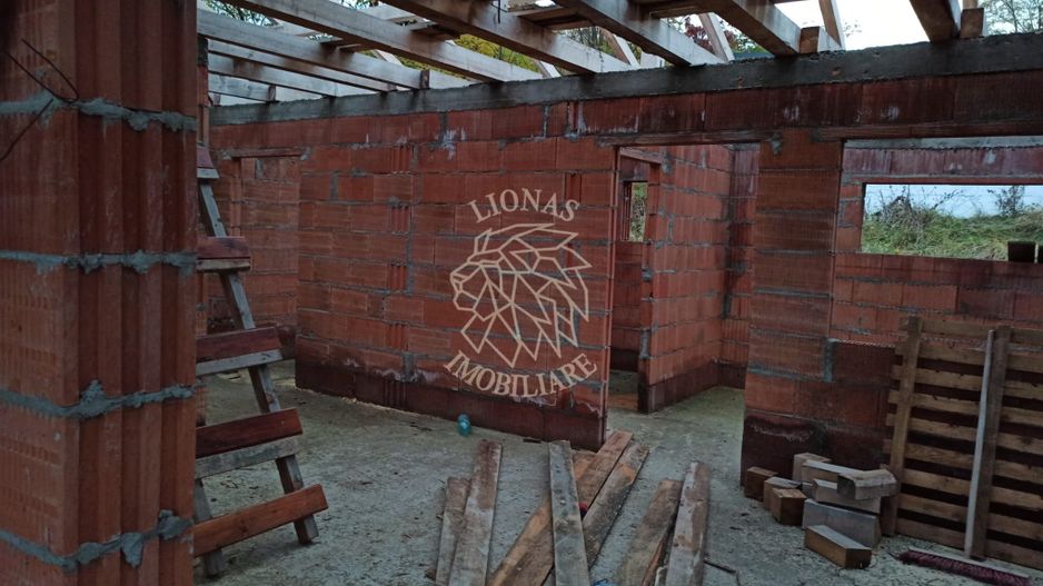 Casa 97 mp-teren 750 mp-tamplarie montata+acoperis-Dealul Jelnei - Poză 3