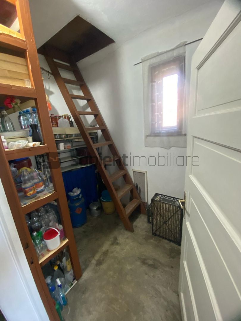 Casa zona Rogerius, strada Iasomiei - Poză 8