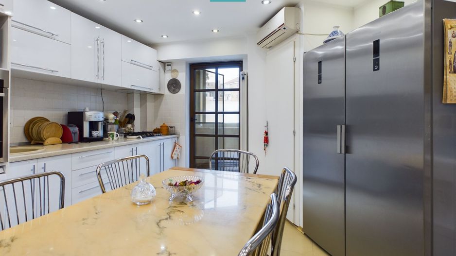 Apartament 3 camere, etajul 1, zona Alfa - Poză 2