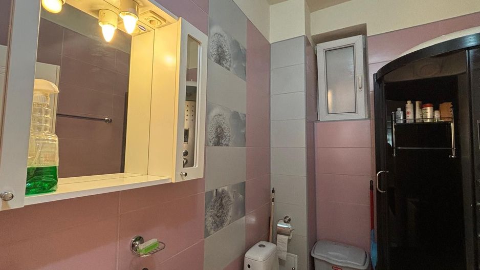 Apartament spatios si complet renovat - Poză 11