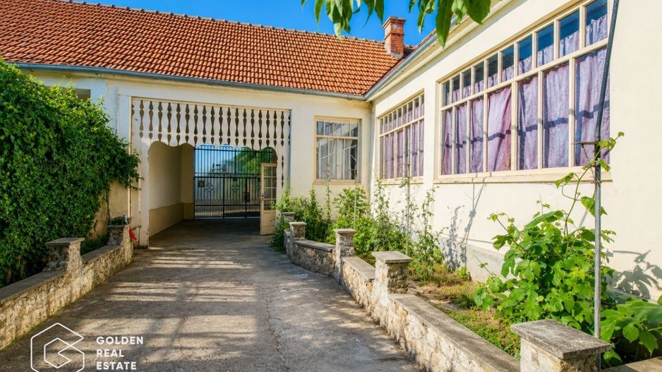 Casa cu teren de 420 mp, localitatea Paulis - Poză 1