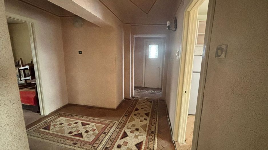 De vânzare - Apartament ultracentral, 4 camere, 132 mp, Chişineu-Criş, - Poză 1