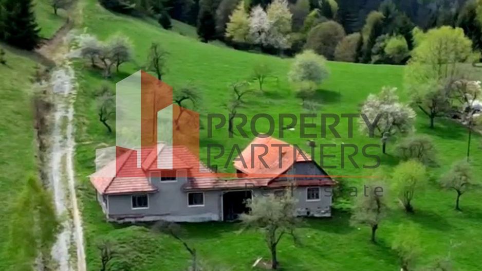 Casă tradițională sat Poarta, comuna Bran teren 1000 mp - Poză 1