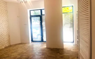 Spatiu stradal, central, cu vad comercial si vizibilitate excelenta - Poză 22