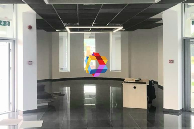 Showroom/birouri de închiriat Brasov- 60 mp cu ( utilități incluse in pret ) - Poză 2