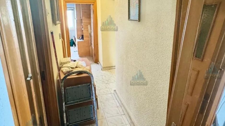 Apartament 4 Camere – Lângă Liceul Maiorescu, Giurgiu - Poză 1