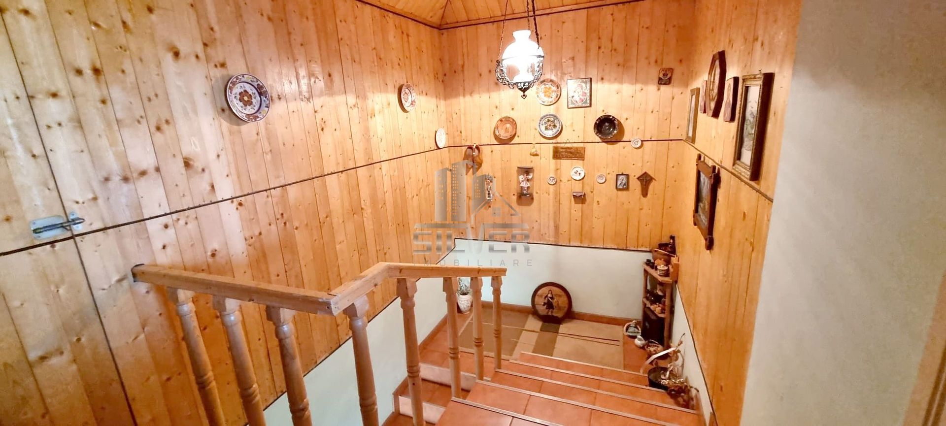 Casa pe 3 niveluri cu teren de 1900 mp in Com. Baisoara. - Poză 17