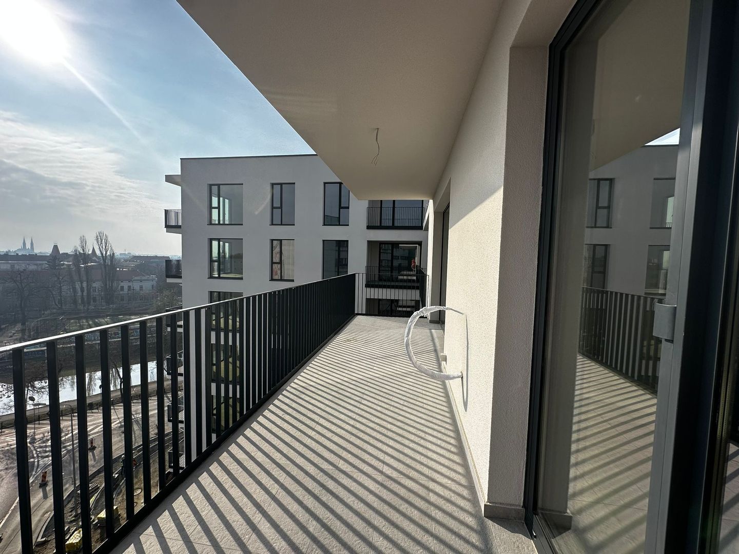 New apartment 2 bedrooms  with underground parking - Poză 4