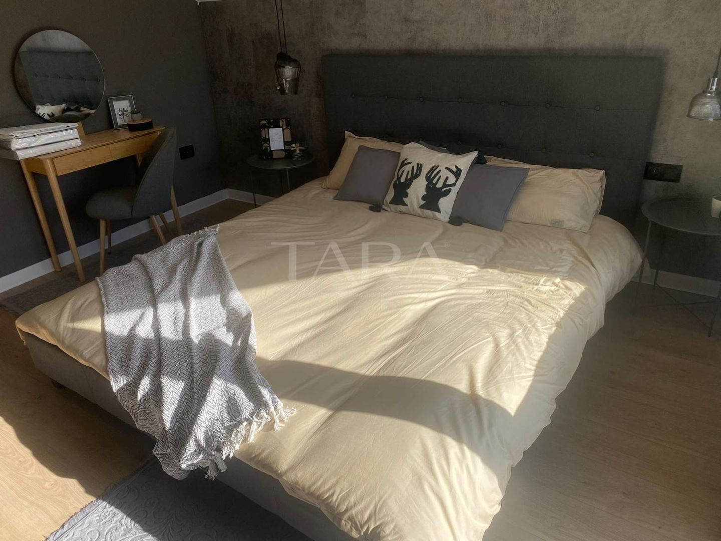 Nou, mobilat, nelocuit, apartament 3 camere. Garaj și boxă. Floresti. - Poză 14