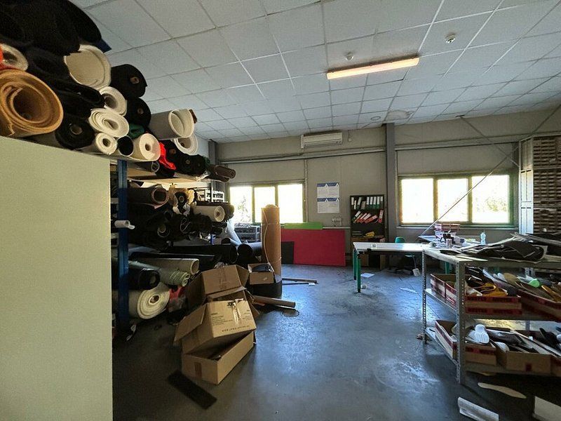 Hala 5000 mp dotata pentru productie si depozitare ISU categoria D - Poză 3