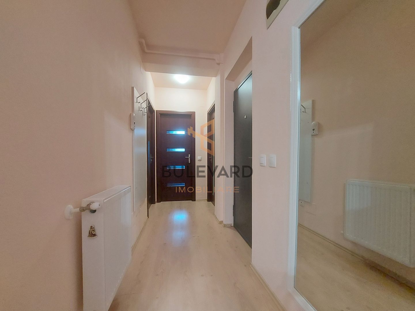 Apartament cu 3 camere/62,5mp/garaj/zona linistita! - Poză 9