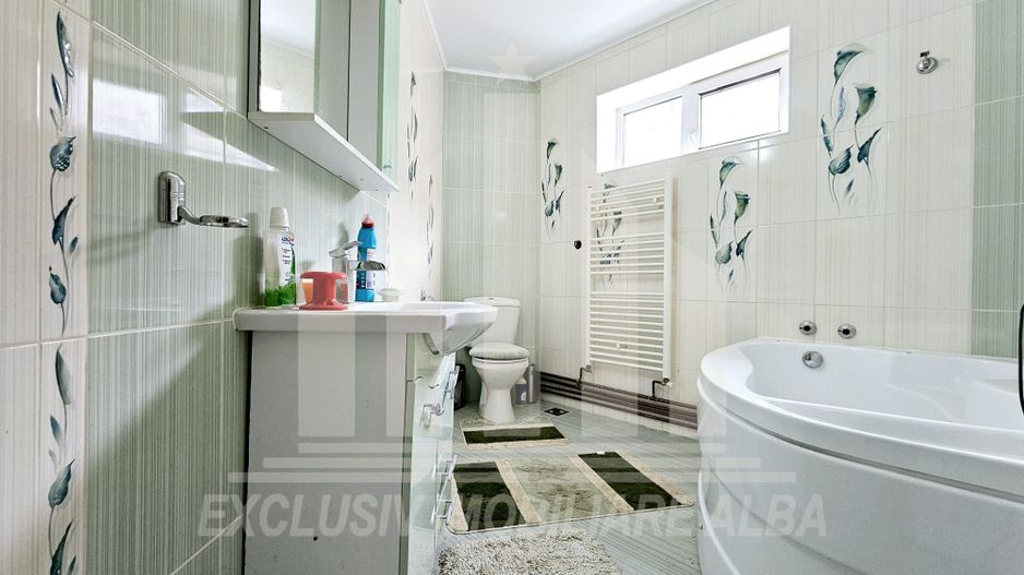 Casa de vacanta cu potential de Pensiune Turistica, Ramet - Poză 6