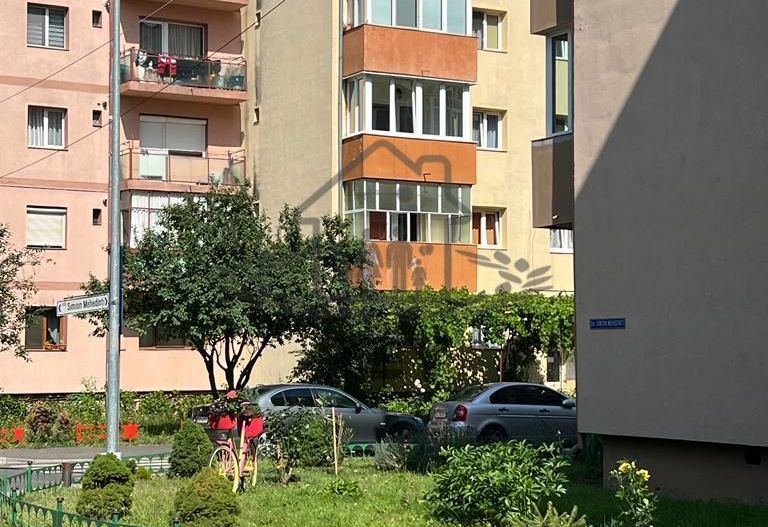 Apartament decomandat de vânzare zona Bâlea 2 camere 2 balcoane - Poză 1