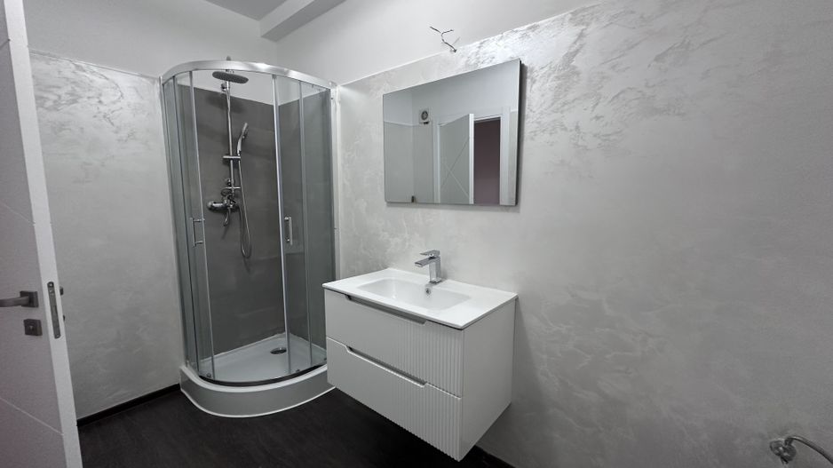 Apartament cu 3 camere de vânzare în Dumbravita - Poză 12