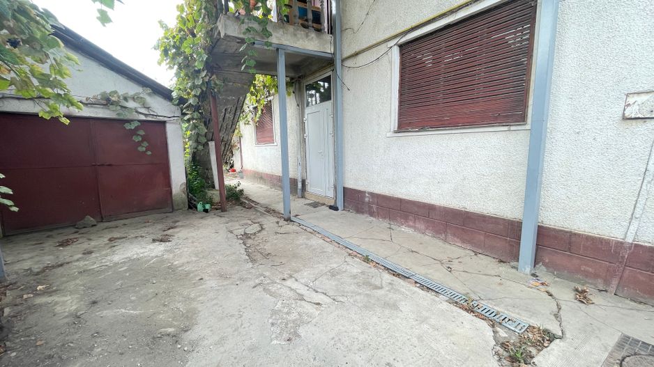 Casa spatioasa cu teren 739 mp in zona Mehala - Poză 26