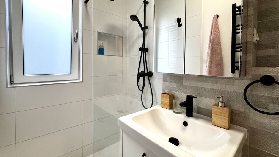 Apartament cu 2 camere, la prima închiriere, primitor si elegant - Poză 18