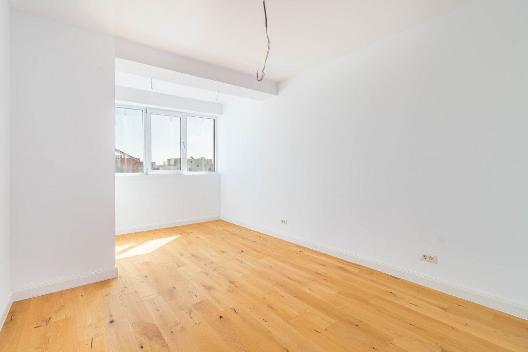 Apartament 3 camere Sisesti - vedere catre lac - Poză 3
