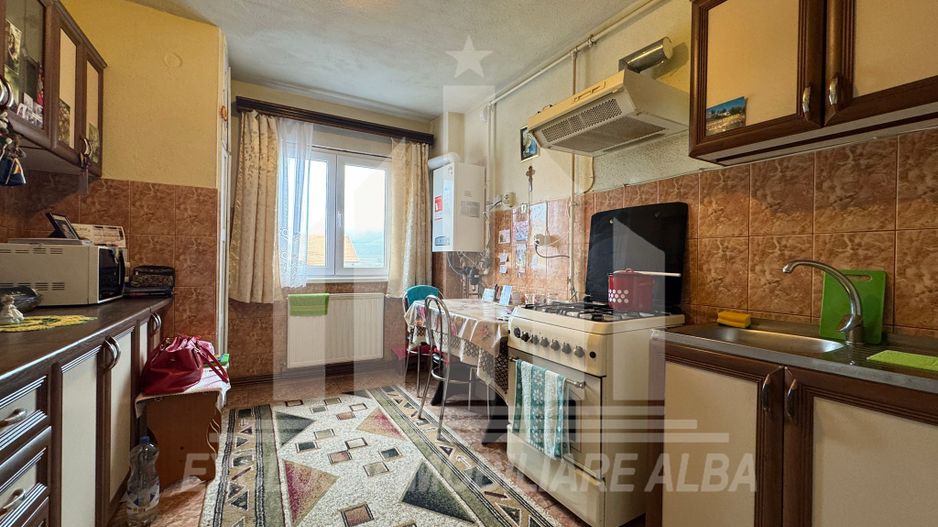 Apartament cu 4 camere decomandate, Centru - Poză 3