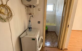 Garsonieră 27 mp cu balcon - etaj 2 - nemobilata -bloc an 1980 - Poză 4