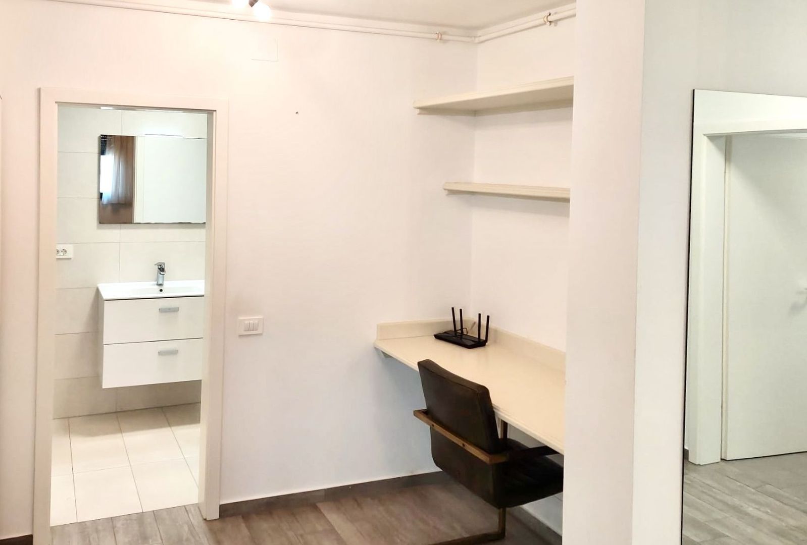 3 camere spațios si  cu terasă generoasă, la intrare în Dumbrăvița - Poză 6