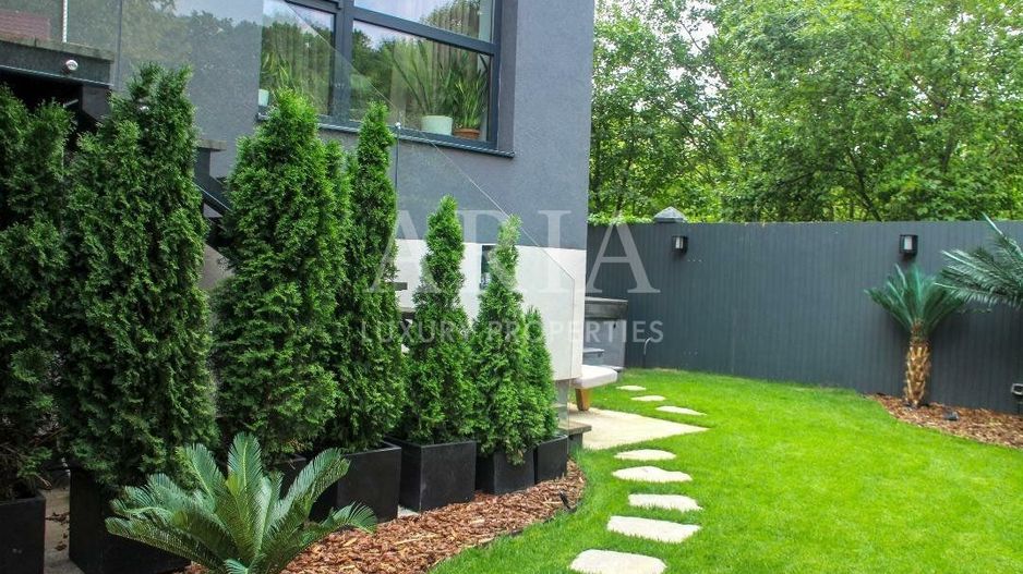 LUXURY APARTMENT WITH GARDEN - Poză 8