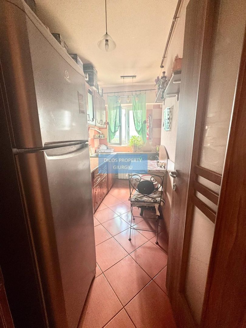 Apartament de vânzare – Giurgiu, bloc Romarta - Poză 3