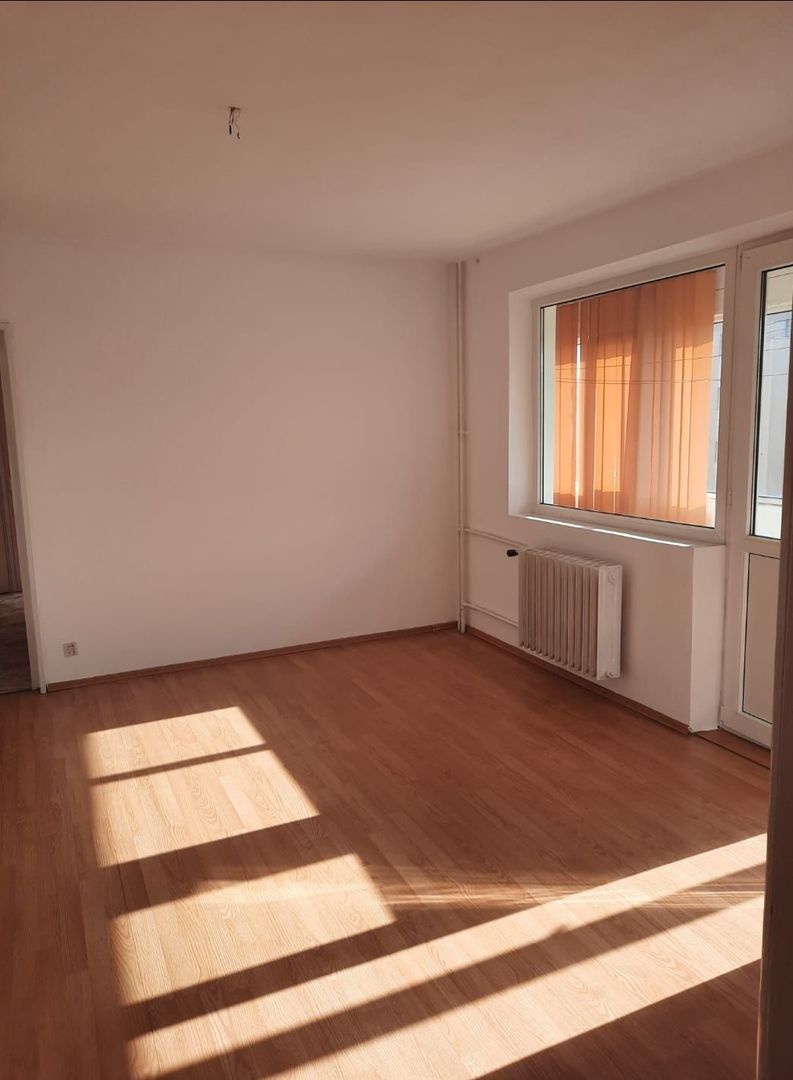 De vanzare apartament 2 camere- zona Lujerului - Poză 1