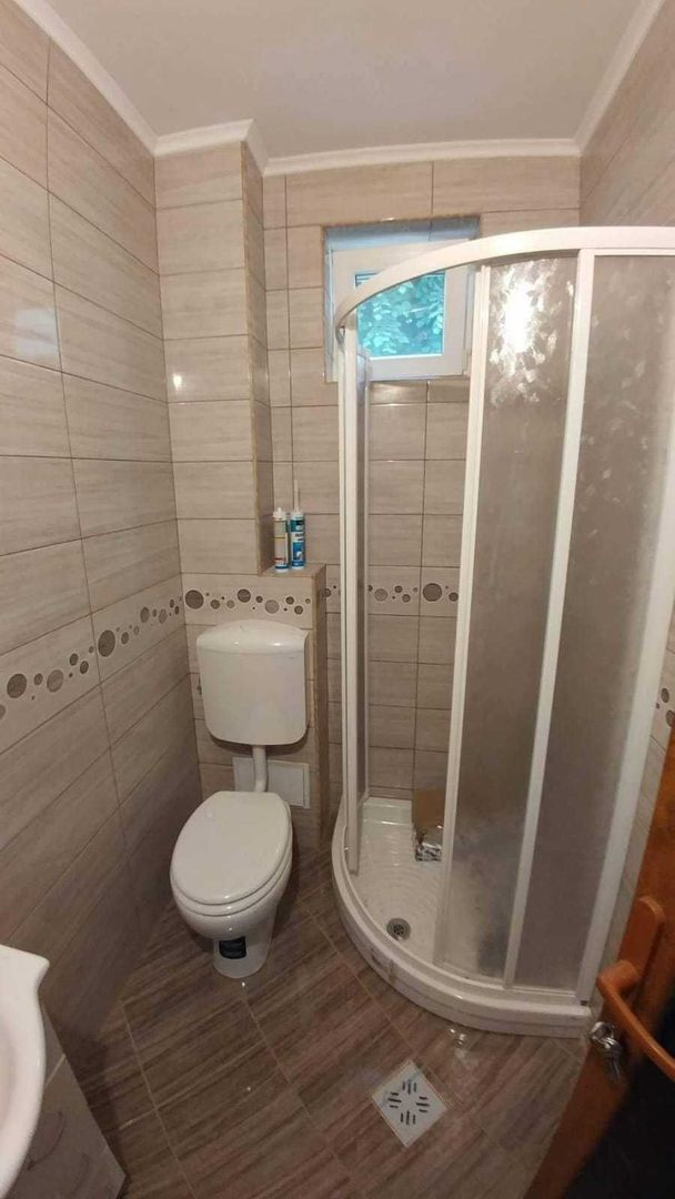 Apartament 4 camere  de vanzare - Poză 3