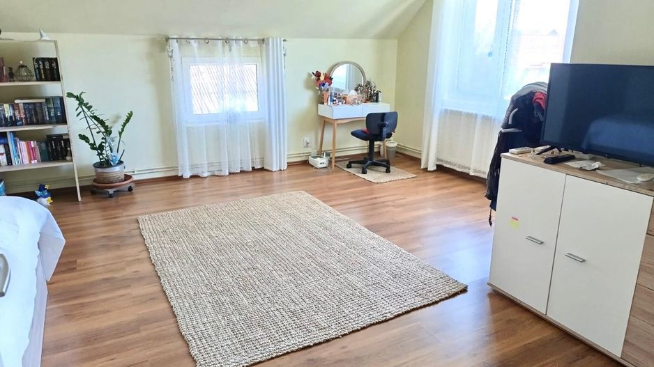 Casa individuala spatioasa si teren mare, pozitie excelenta, Sacalaz - Poză 13