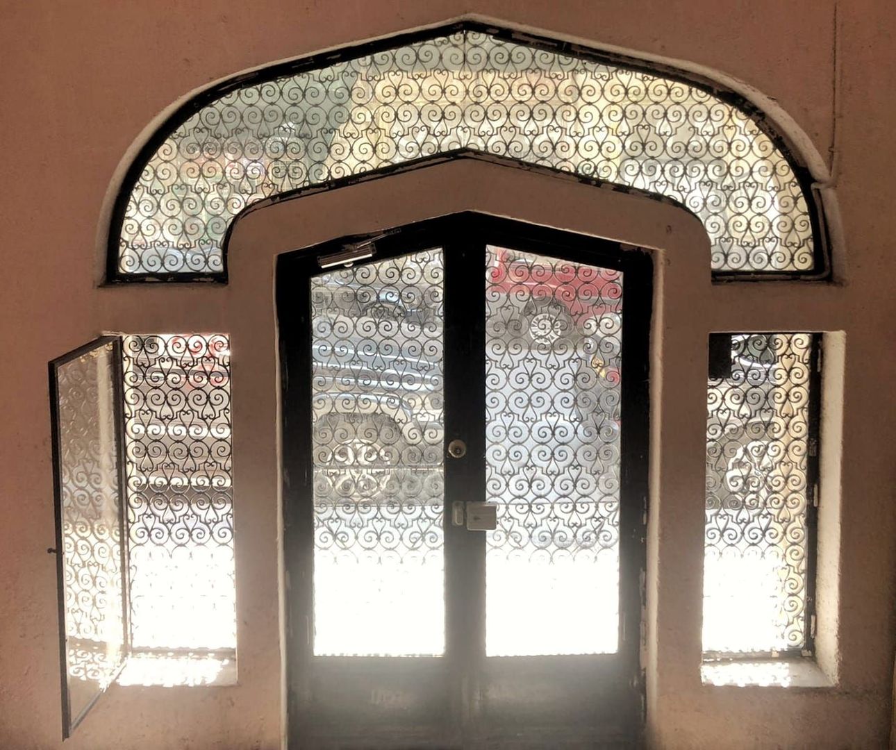 Studio superb (Garsonieră) Cismigiu, Blocul Florentin, centrală, balcon. - Poză 13