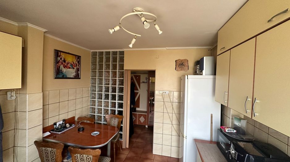 ageuropa.ro vinde ap cam 48mp etaj în Micro 14. - Poză 3