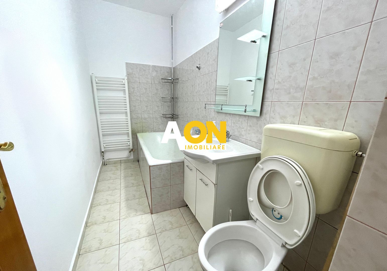 Apartament cu 3 camere, 2 bai, loc de parcare, boxa, zona Liceul Sport - Poză 11