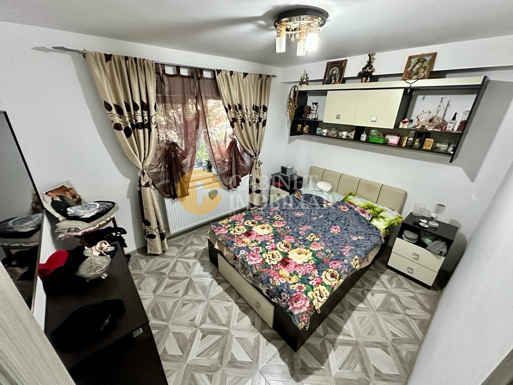 Apartament cu 4 Camere Decomandat - Parter Inalt - Zona Nicolina-Frumoasa - Poză 1
