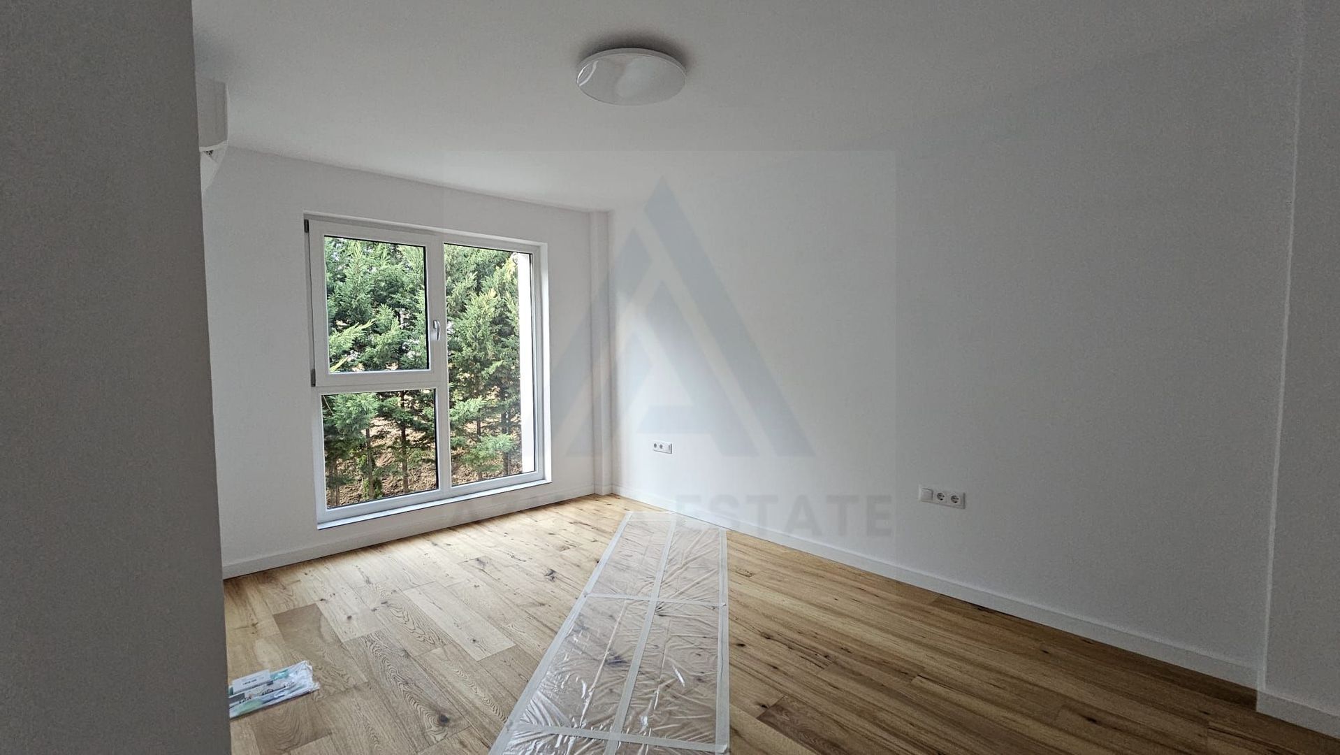 Apartament modern 3 camere 2 bai  terasa acoperita etaj 1 in Cristian - Poză 4