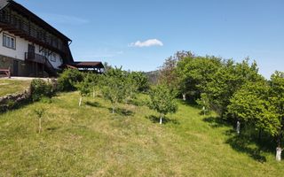 Casa bătrânească cu foișor și teren - Poză 6