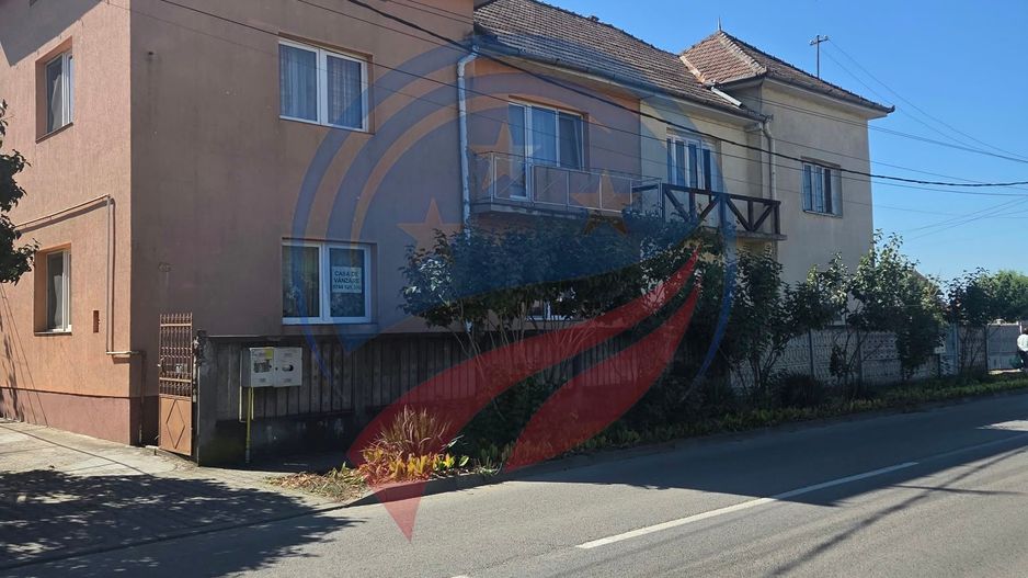 Casă tip duplex de vânzare – 217 mp, teren 897 mp, zona centrală Luduș - Poză 1