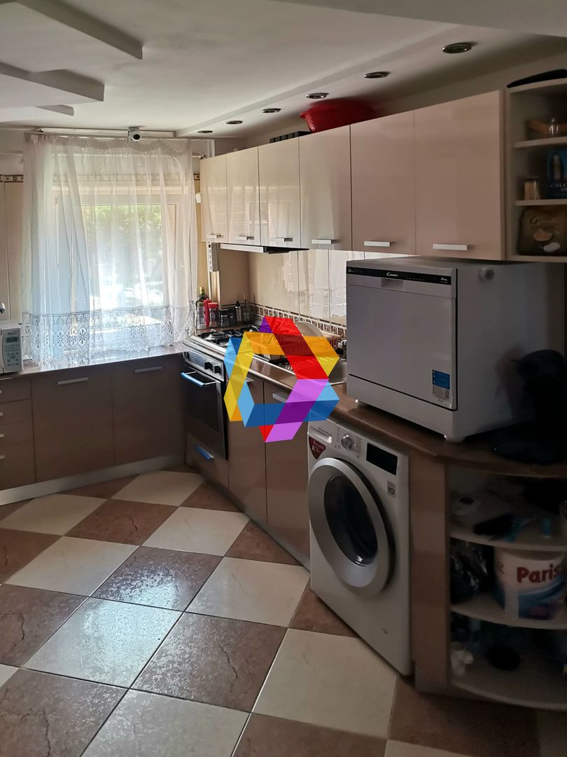 Apartament cu trei camere, zona Racadau 74 mp - parcul Trandafirilor - Poză 7