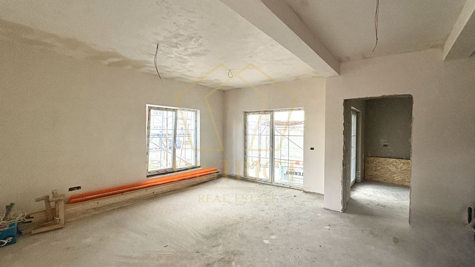 Duplex cu 4 camere, despărțit prin CARPORT | Mosnita Noua | HORNBACH - Poză 2