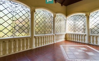 Vilă luxoasă cu o casă de oaspeți în Serbia - Poză 20