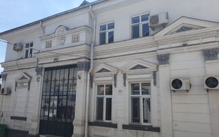 Vilă de patrimoniu interbelică | 23 camere | curte - Poză 1