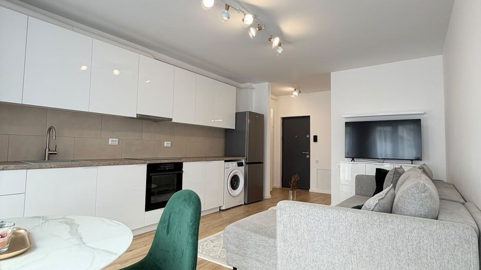 Apartament 2 camere, balcon, etaj intermediar, garaj, zona Eroilor - Poză 2