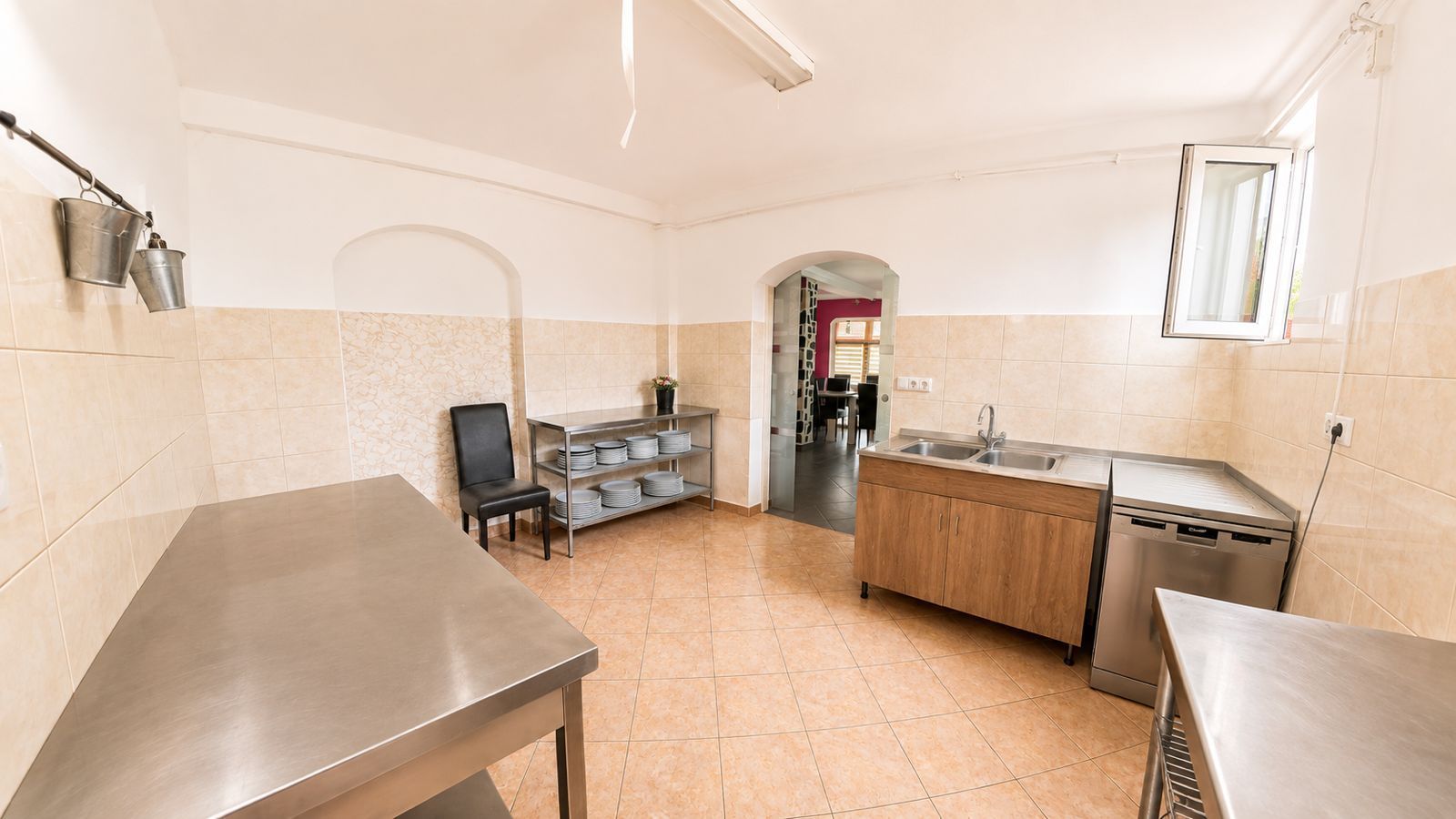 Afacere funcțională - Sală de Evenimente–Motel – Loc. Valea lui Mihai - Poză 7