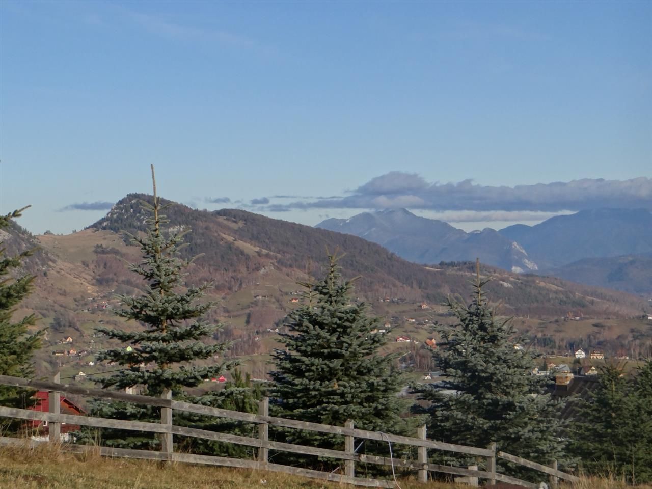 In locatia de basm: - Pestera, Moieciu, Brasov, utilitati, accesibilitate - Poză 25