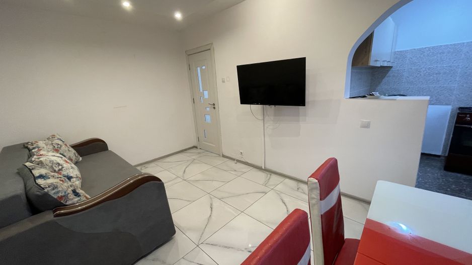 Apartament cu doua camere in zona Gh.Lazar - Poză 3