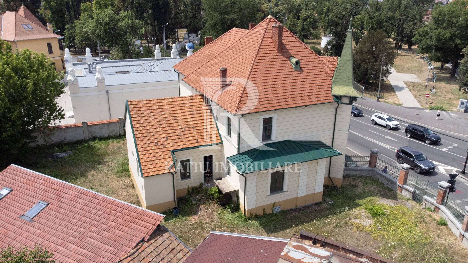 Investiție trophy asset | Clădire reprezentativă în centrul Oradiei - Poză 13