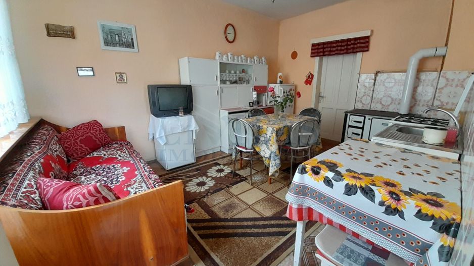 Casa de vanzare Dambul Rotund, zona linistita!!!! - Poză 2